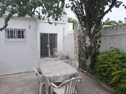 ALQUILER TEMPORARIO CASA AMOBLADA; PATIO Y COCHERA