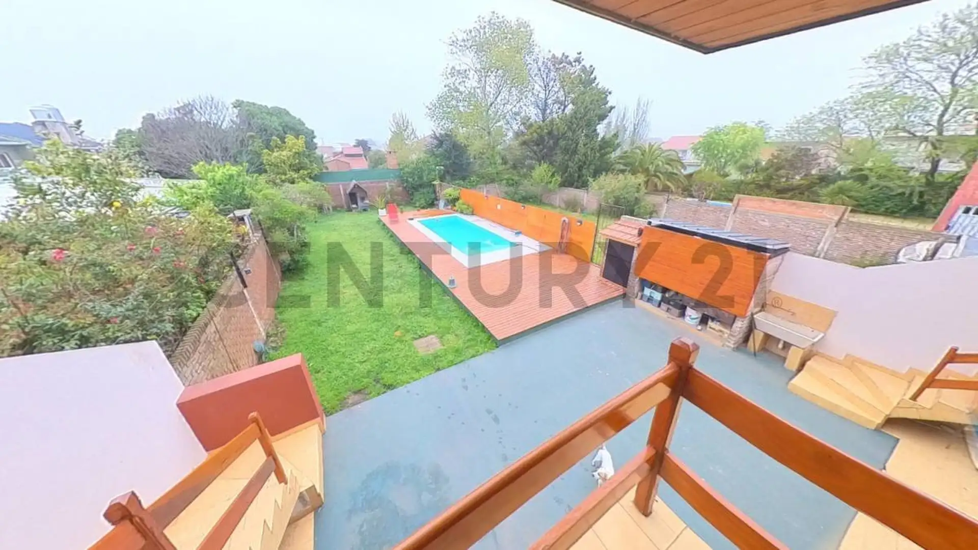 Hermoso chalet de 4 ambientes con amplio parque y piscina cl