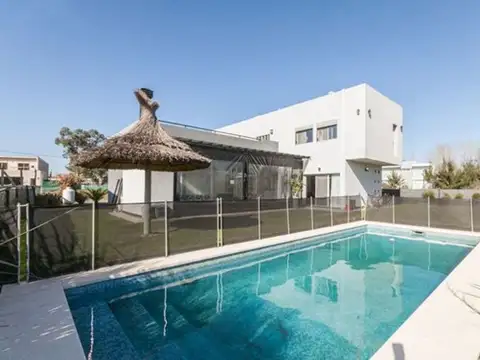 CASA 5 AMBIENTES CON PILETA EN HUDSON