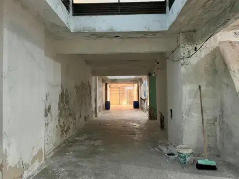 Oferton! Deposito con dep 880 m2, cub1100m2 total en Pompeya