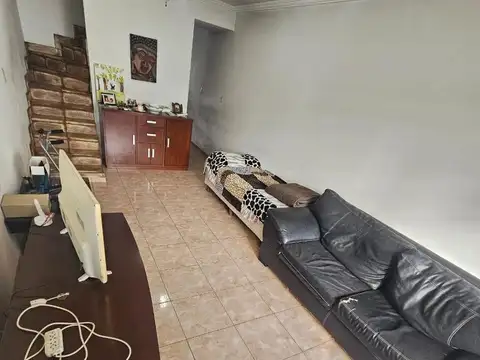 Depto Tipo Casa 3 ambientes con 1 baño