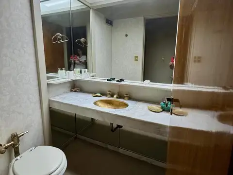 Departamento 5 ambientes con 4 baños