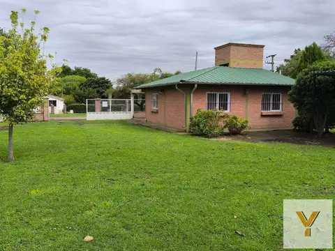 Casa en venta - 2 Dormitorios 2 Baños - Cocheras - 780Mts2 - Villa Rumipal