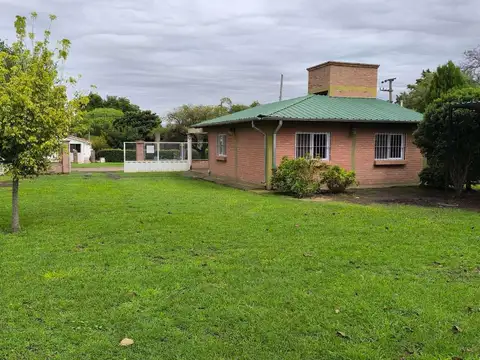 Casa en venta - 2 Dormitorios 2 Baños - Cocheras - 780Mts2 - Villa Rumipal