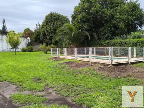 Casa en Venta con 2 cocheras