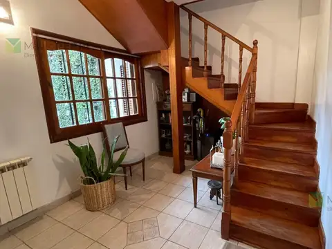 Casa 8 ambientes con 3 baños