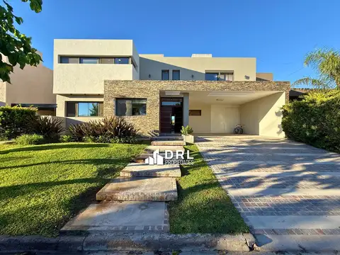 Casa en Venta  Tejas del Sur 3