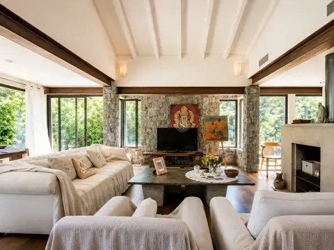 Casa 6 ambientes con 4 baños