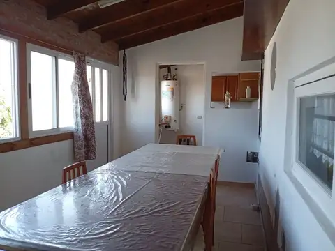 Venta casa 4 ambientes, barrio Las Américas