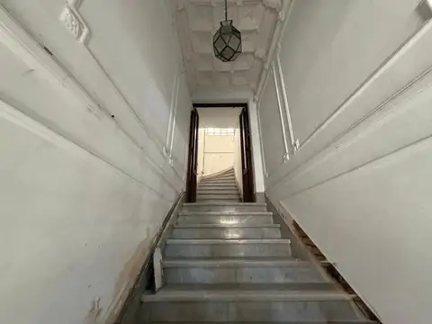Venta PH con Terraza Propia 7 Ambientes en San Cristobal