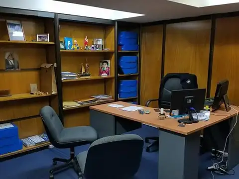 Oficina en Venta con 2 cocheras