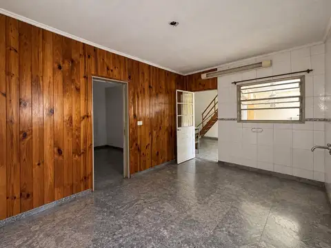 Casa 4 ambientes con 1 baño