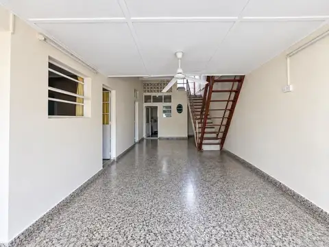 Venta Lote 4 ambientes a remodelar con terraza en Parque Chas