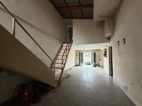 Venta Lote 4 ambientes a remodelar con terraza en Parque Chas