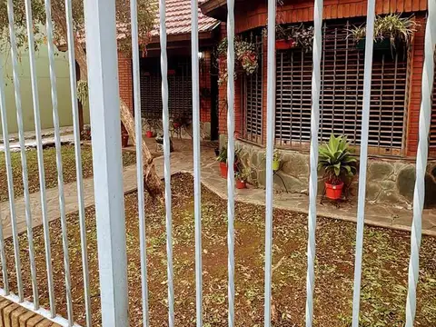 Esteban Echeverria  al 5800