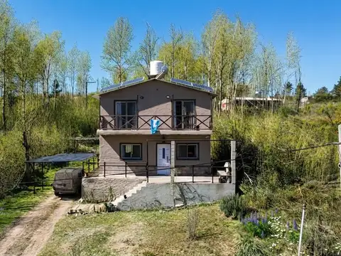 CASA EN VENTA FRENTE AL ARROYO VILLA YACANTO