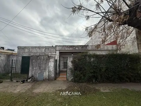 Casa a Reciclar en Monte Grande