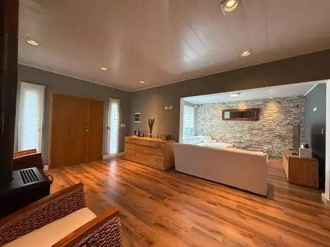 Casa 4 ambientes con 3 baños