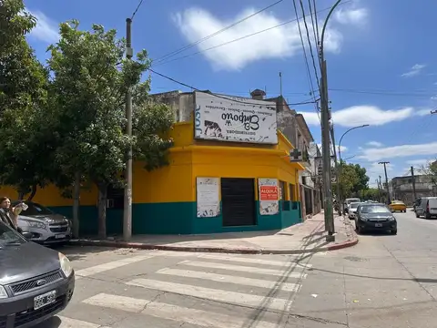 LOCAL COMERCIAL EN ALQUILER 200MTS REV DE MAYO