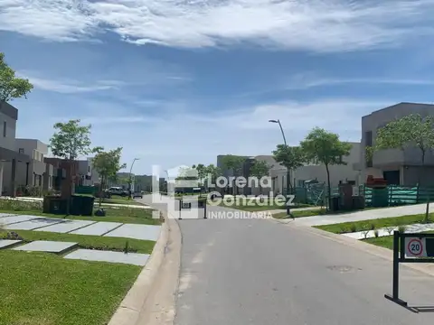 Av. De Los Lagos
