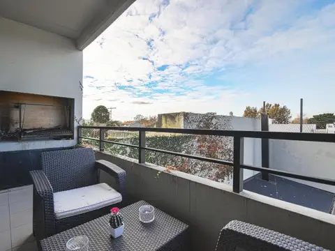 Venta Departamento 2 Ambientes con Balcón, Parrilla y Cochera en Olivos