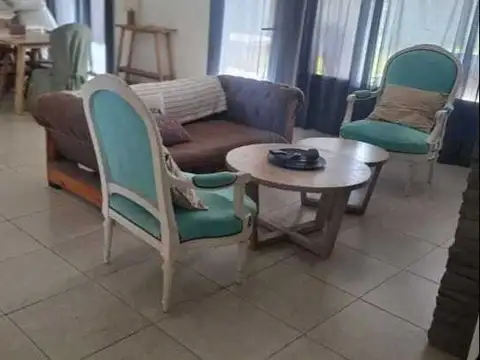 Casa en Alquiler con 1 cochera