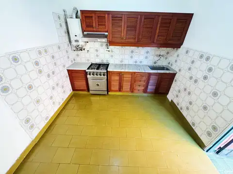 Casa 4 ambientes con 1 baño
