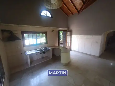 Casa 5 ambientes con 3 baños