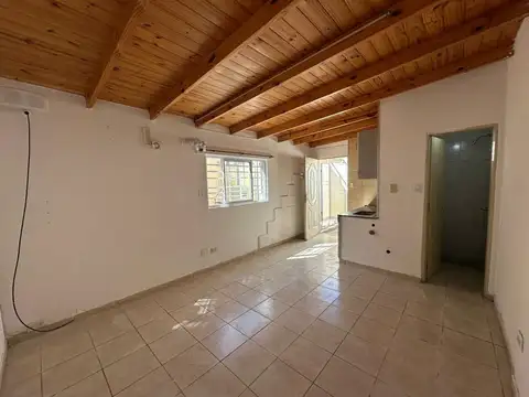 Depto Tipo Casa en Alquiler de Monoambiente