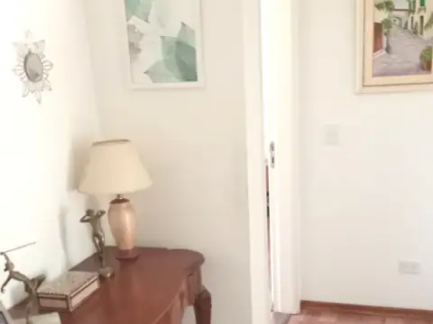 Casa en Alquiler con 3 cocheras