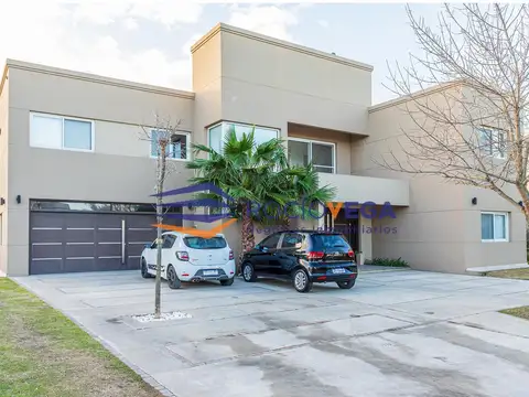 Casa 6 ambientes con 6 baños