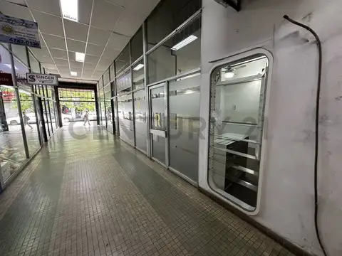 Venta Local en San Isidro a 1 cuadra de Peatonal y Estacion de Tren Mitre