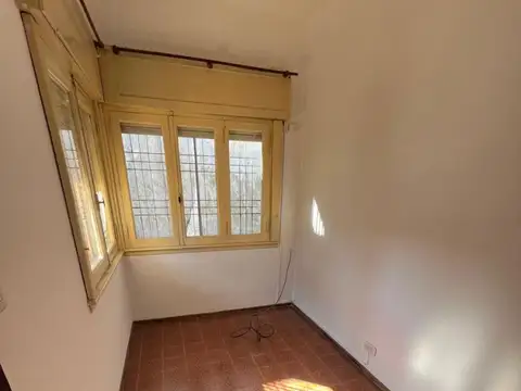 CASA LOTE PROPIO 3 AMB Y MEDIO CON COCHERA