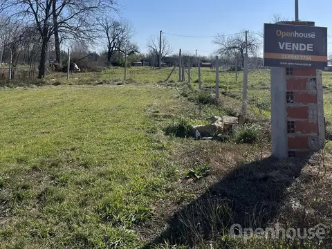 EXCELENTE LOTE CON MEJORAS EN EL BARRIO EL CRUCE- ACCESO DIRECTO DE PANAMERICANA