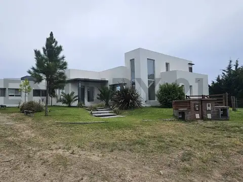 Oficina en Venta con 4 cocheras