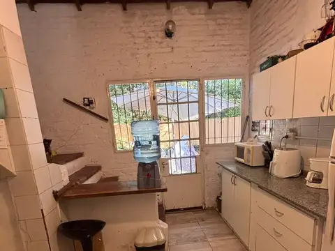 Casa 7 ambientes con 2 baños