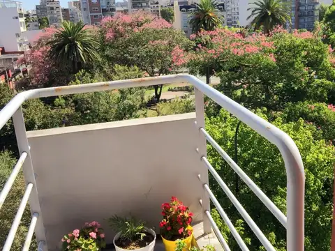 Avenida Donato Álvarez 300