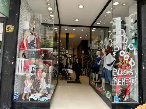 Local en Venta en Flores, USD 590.000