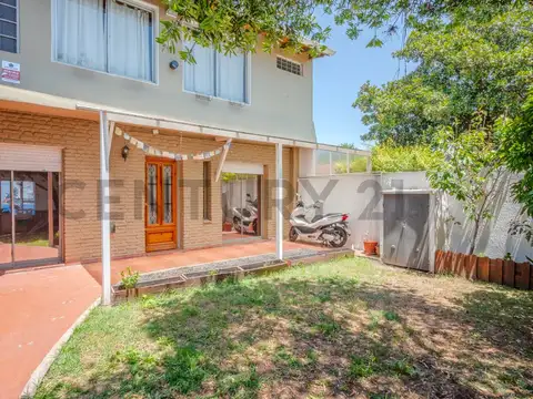 PH 4 AMBIENTES C/ PATIO Y TERRAZA - CASTELAR