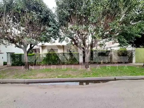 NUEVO VALOR RETASADO   CASA AMERICANA SOBRE DOS LOTES 690 M2