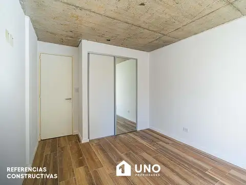 Montevideo y Juan Manuel de Rosas - Amplio Dpto de 2 Dormitorios.