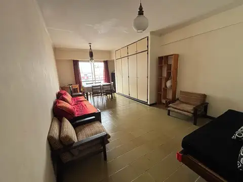AMPLIO DEPARTAMENTO 1 AMBIENTE AL FRENTE