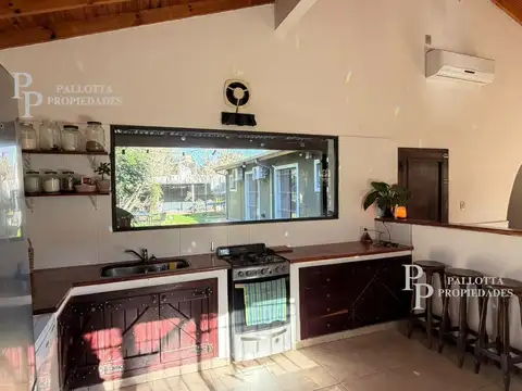 Casa en Venta con 2 cocheras
