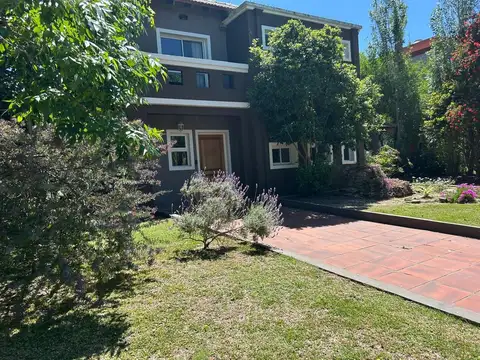 CASA EN VENTA 5 ambientes QUINTAS DEL SOL, EZEIZA