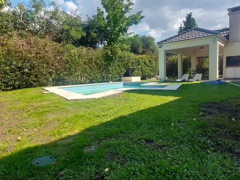 Casa en Alquiler de 3 dormitorios