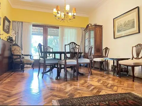 Casa en Venta con 4 cocheras