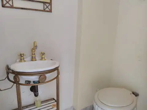 Casa 6 ambientes con 3 baños
