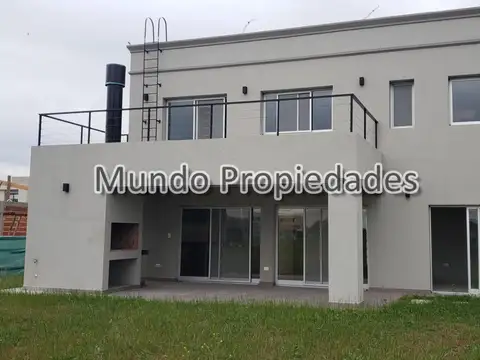 Casa 4 ambientes con 4 baños