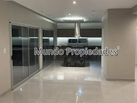 Casa 4 ambientes con 4 baños
