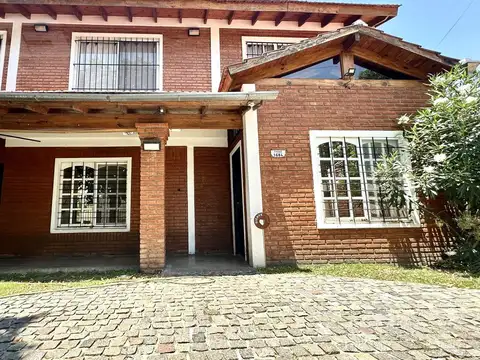 Trole al 1600 entre Videla y Ombu